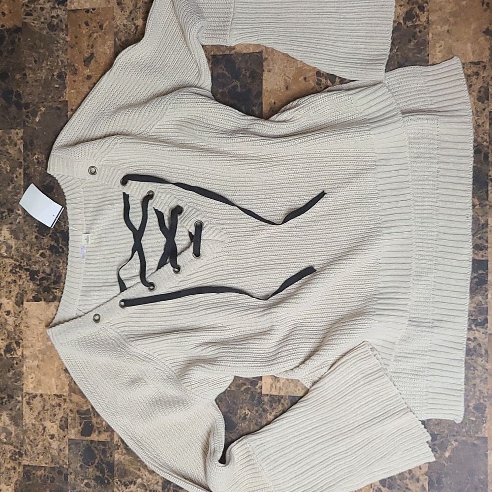 💥SALE💥New Tie V-Neck Sweater Size Large